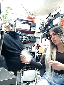 Snapshot of eva-2023 chatting on November 26, 2025, 4:29 pm eva-2023 online show from November 26, 2025, 4:29 pm