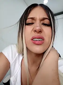 Snapshot of eva-2023 chatting on December 22, 2025, 9:04 pm eva-2023 online show from December 22, 2025, 9:04 pm