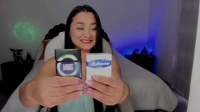 emilydolshe2 online show from November 28, 2025, 2:06 pm