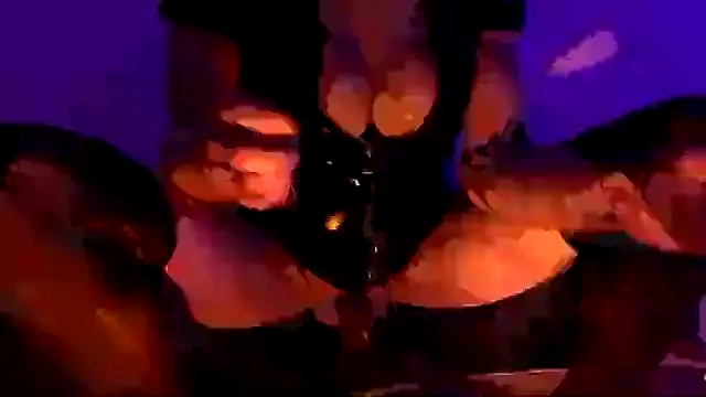 Snapshot of CharlotteVixxens chatting on February 17, 2025, 4:09 am CharlotteVixxens online show from February 17, 2025, 4:09 am