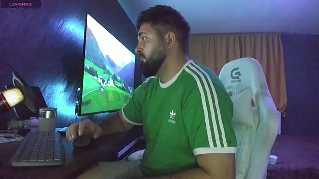 Eduu2322 online show from October 28, 2025, 9:36 pm