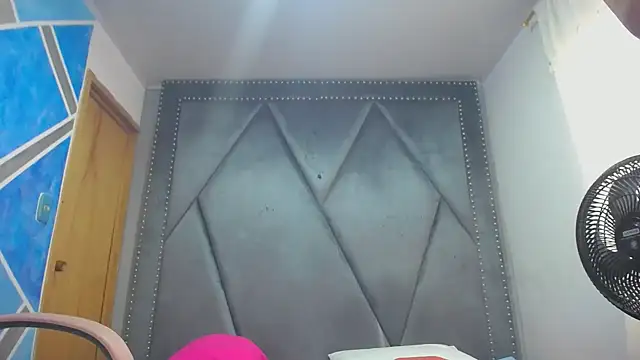 Snapshot of MeganMilF2 chatting on February 17, 2026, 1:08 pm MeganMilF2 online show from February 17, 2026, 1:08 pm