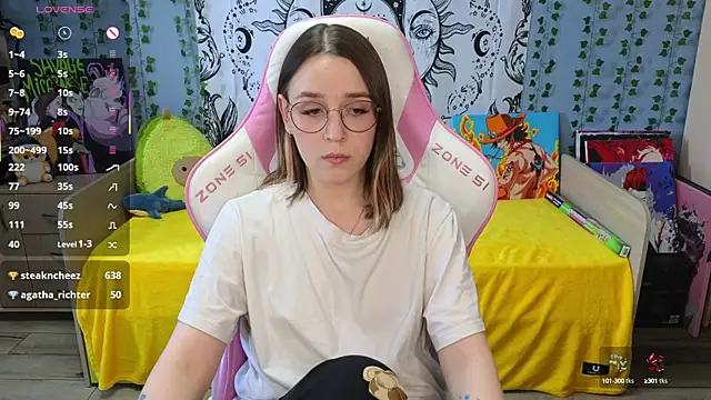 Snapshot of Sweet_frosti chatting on March 14, 2025, 5:38 am Sweet frosti online show from March 14, 2025, 5:38 am