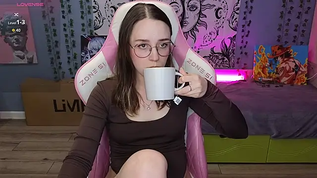 Snapshot of Sweet_frosti chatting on September 10, 2025, 3:38 am Sweet frosti online show from September 10, 2025, 3:38 am