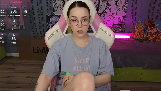 Snapshot of Sweet_frosti chatting on September 9, 2025, 3:38 am Sweet frosti online show from September 9, 2025, 3:38 am