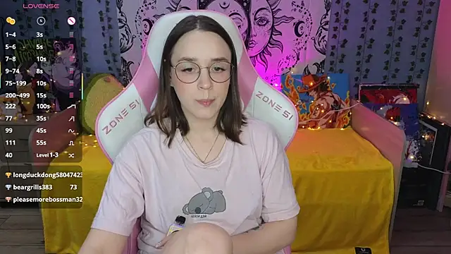 Snapshot of Sweet_frosti chatting on March 23, 2025, 5:32 am Sweet frosti online show from March 23, 2025, 5:32 am