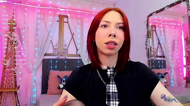 Snapshot of laura_olssen chatting on October 8, 2025, 12:39 pm laura olssen online show from October 8, 2025, 12:39 pm