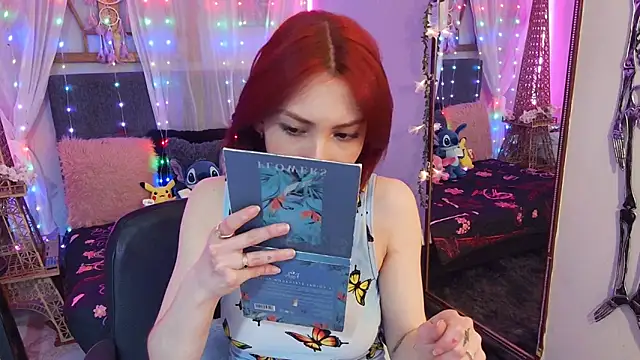 Snapshot of laura_olssen chatting on February 28, 2025, 4:10 pm laura olssen online show from February 28, 2025, 4:10 pm