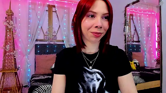 Snapshot of laura_olssen chatting on September 16, 2025, 12:39 pm laura olssen online show from September 16, 2025, 12:39 pm