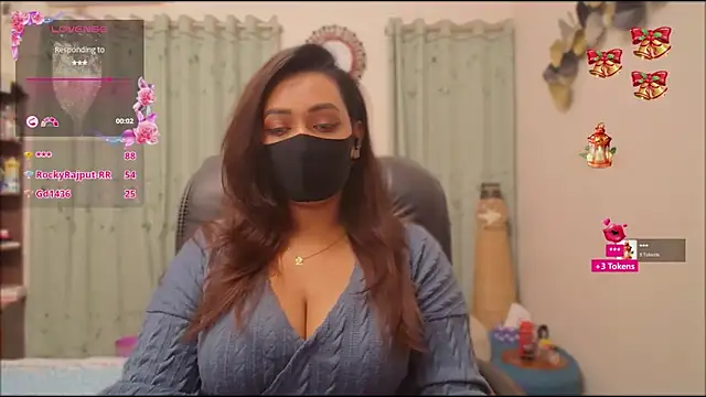 Snapshot of OH-Monica chatting on December 20, 2025, 1:36 pm OH-Monica online show from December 20, 2025, 1:36 pm