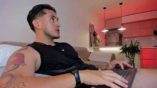 Snapshot of Chriskyle_ chatting on September 18, 2025, 12:13 am Chriskyle  online show from September 18, 2025, 12:13 am