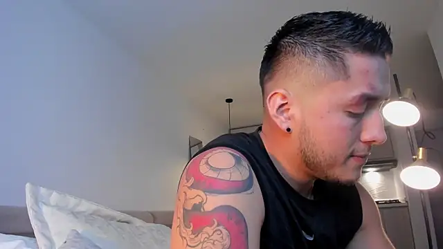 Snapshot of Chriskyle_ chatting on March 5, 2025, 2:14 am Chriskyle  online show from March 5, 2025, 2:14 am