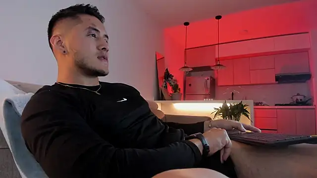 Snapshot of Chriskyle_ chatting on December 8, 2024, 12:13 am Chriskyle  online show from December 8, 2024, 12:13 am