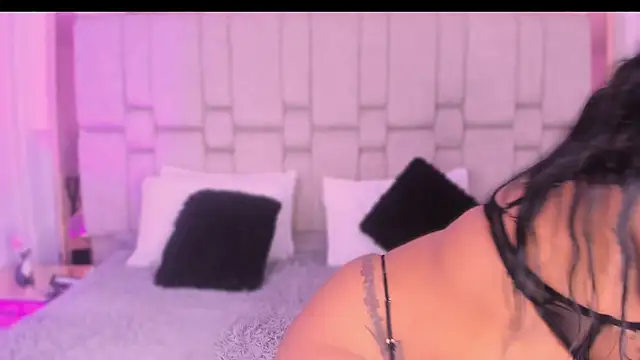 mary kisses online show from November 28, 2025, 8:20 pm