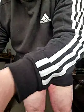 Snapshot of iang6348 chatting on February 26, 2025, 4:49 pm iang6348 online show from February 26, 2025, 4:49 pm