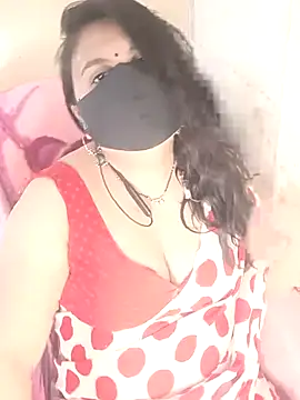 Snapshot of Love-priya chatting on October 5, 2025, 9:33 am Love-priya online show from October 5, 2025, 9:33 am