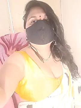 Snapshot of Love-priya chatting on September 18, 2025, 7:55 am Love-priya online show from September 18, 2025, 7:55 am