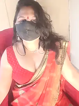 Snapshot of Love-priya chatting on November 17, 2025, 8:18 am Love-priya online show from November 17, 2025, 8:18 am