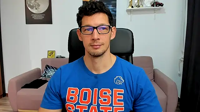 BrutusK08 online show from November 21, 2025, 7:18 am