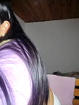 KATYGONZALEZ online show from May 15, 2026, 10:52 pm