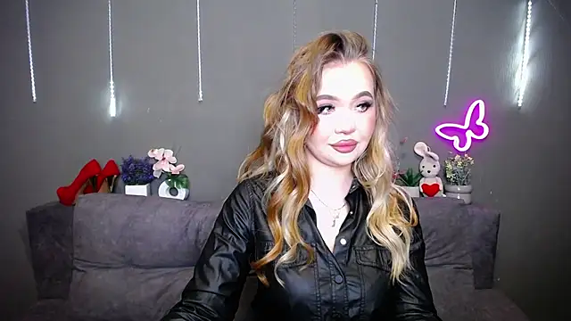 Snapshot of StacyYellig chatting on April 15, 2026, 8:31 pm StacyYellig online show from April 15, 2026, 8:31 pm