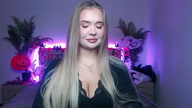 StacyYellig online show from November 2, 2025, 8:25 pm