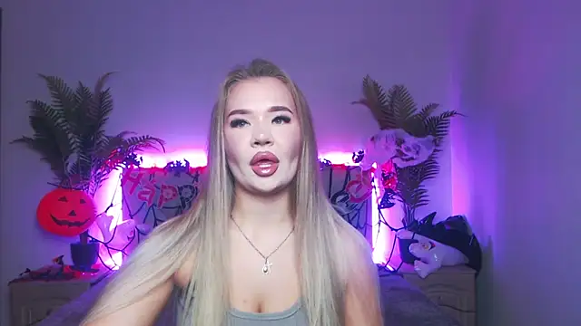 Snapshot of StacyYellig chatting on November 3, 2025, 8:45 pm StacyYellig online show from November 3, 2025, 8:45 pm