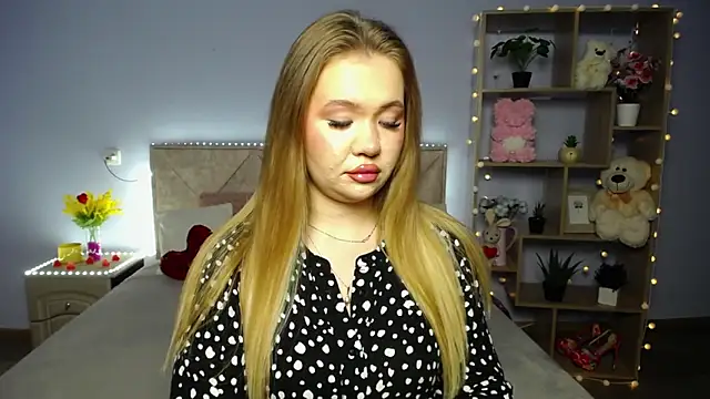 StacyYellig online show from March 8, 2025, 4:56 am