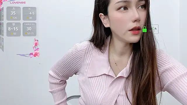 Snapshot of LIsha--170 chatting on December 8, 2024, 2:35 am LIsha--170 online show from December 8, 2024, 2:35 am