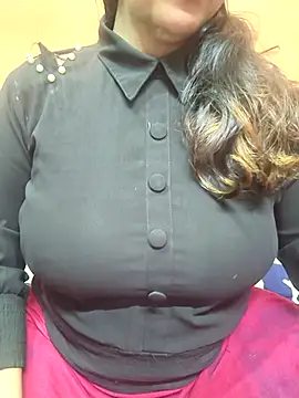 Snapshot of CUTE_SOPHIA- chatting on February 25, 2025, 7:38 pm CUTE SOPHIA- online show from February 25, 2025, 7:38 pm