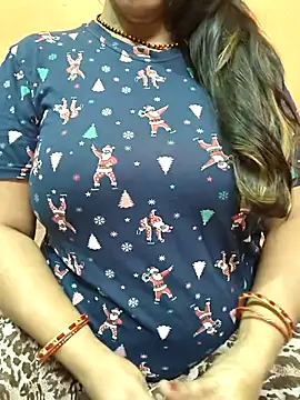 CUTE SOPHIA- online show from October 29, 2025, 11:25 pm