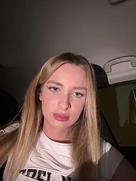 Snapshot of EvieEvans chatting on January 16, 2025, 9:30 pm EvieEvans online show from January 16, 2025, 9:30 pm