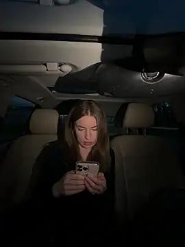 Snapshot of EvieEvans chatting on March 1, 2026, 5:46 pm EvieEvans online show from March 1, 2026, 5:46 pm