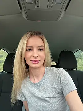 Snapshot of EvieEvans chatting on January 21, 2025, 3:54 pm EvieEvans online show from January 21, 2025, 3:54 pm