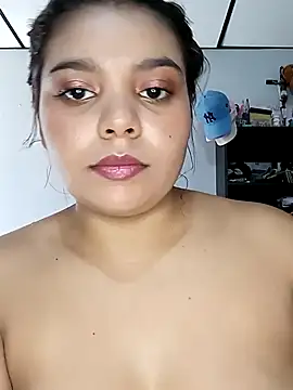 Snapshot of stefanie010 chatting on December 18, 2025, 4:11 pm stefanie010 online show from December 18, 2025, 4:11 pm