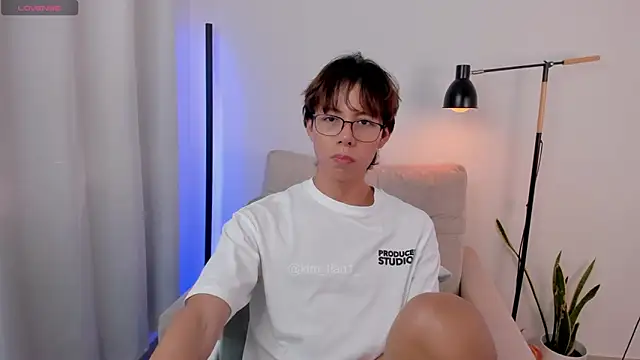 kim lian21 online show from November 3, 2025, 12:53 pm