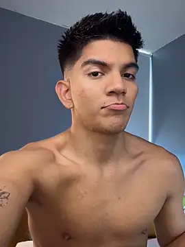 santiago 01 online show from November 7, 2025, 7:51 pm