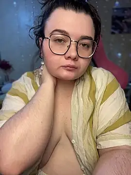 Snapshot of DenisHailey chatting on June 7, 2026, 7:52 pm DenisHailey online show from June 7, 2026, 7:52 pm