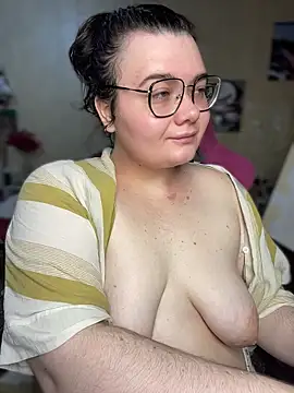 Snapshot of DenisHailey chatting on June 17, 2026, 10:30 pm DenisHailey online show from June 17, 2026, 10:30 pm