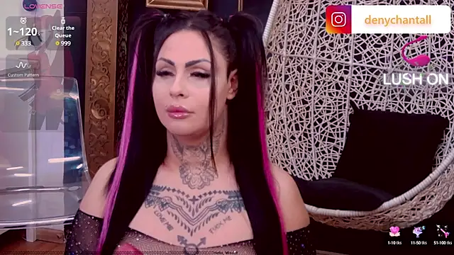 Snapshot of DeniSalome chatting on January 11, 2025, 10:40 am DeniSalome online show from January 11, 2025, 10:40 am