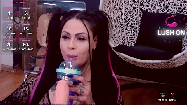 Snapshot of DeniSalome chatting on February 4, 2025, 10:00 am DeniSalome online show from February 4, 2025, 10:00 am