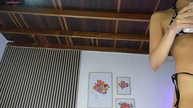 LillyDolls23 online show from January 14, 2026, 1:04 pm