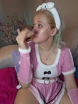 NaomiShimizu online show from November 21, 2025, 9:25 pm