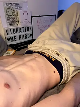 Snapshot of secret_dream415 chatting on September 17, 2025, 6:54 pm secret dream415 online show from September 17, 2025, 6:54 pm