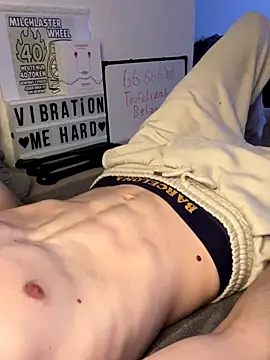 Snapshot of secret_dream415 chatting on October 14, 2025, 7:25 pm secret dream415 online show from October 14, 2025, 7:25 pm