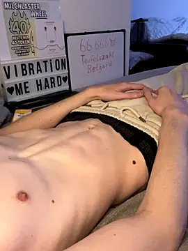 Snapshot of secret_dream415 chatting on October 1, 2025, 6:45 pm secret dream415 online show from October 1, 2025, 6:45 pm