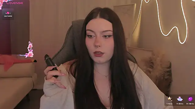 CoralineKeyns online show from March 4, 2026, 5:26 am