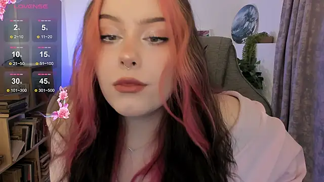 CoralineKeyns online show from April 24, 2026, 5:20 am