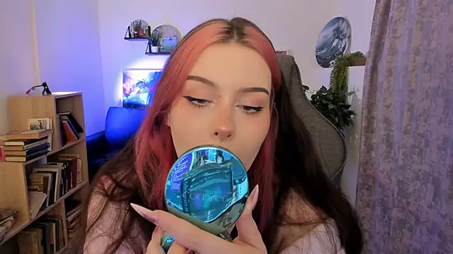 CoralineKeyns online show from April 23, 2026, 5:25 am