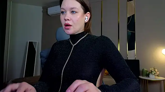 Snapshot of katy__moonj chatting on October 19, 2025, 12:57 am katy moonj online show from October 19, 2025, 12:57 am